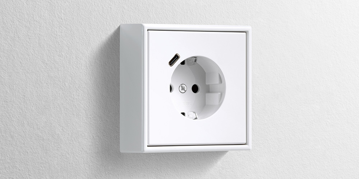 Erweiterter Anschlussraum für die Nachrüstung bei ehb-Elektrotechnik in Waldmünchen