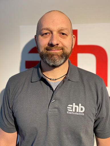 Manuel Scheuerer bei ehb-Elektrotechnik in Waldmünchen