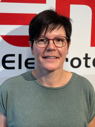 Dorit Unger bei ehb-Elektrotechnik in Waldmünchen